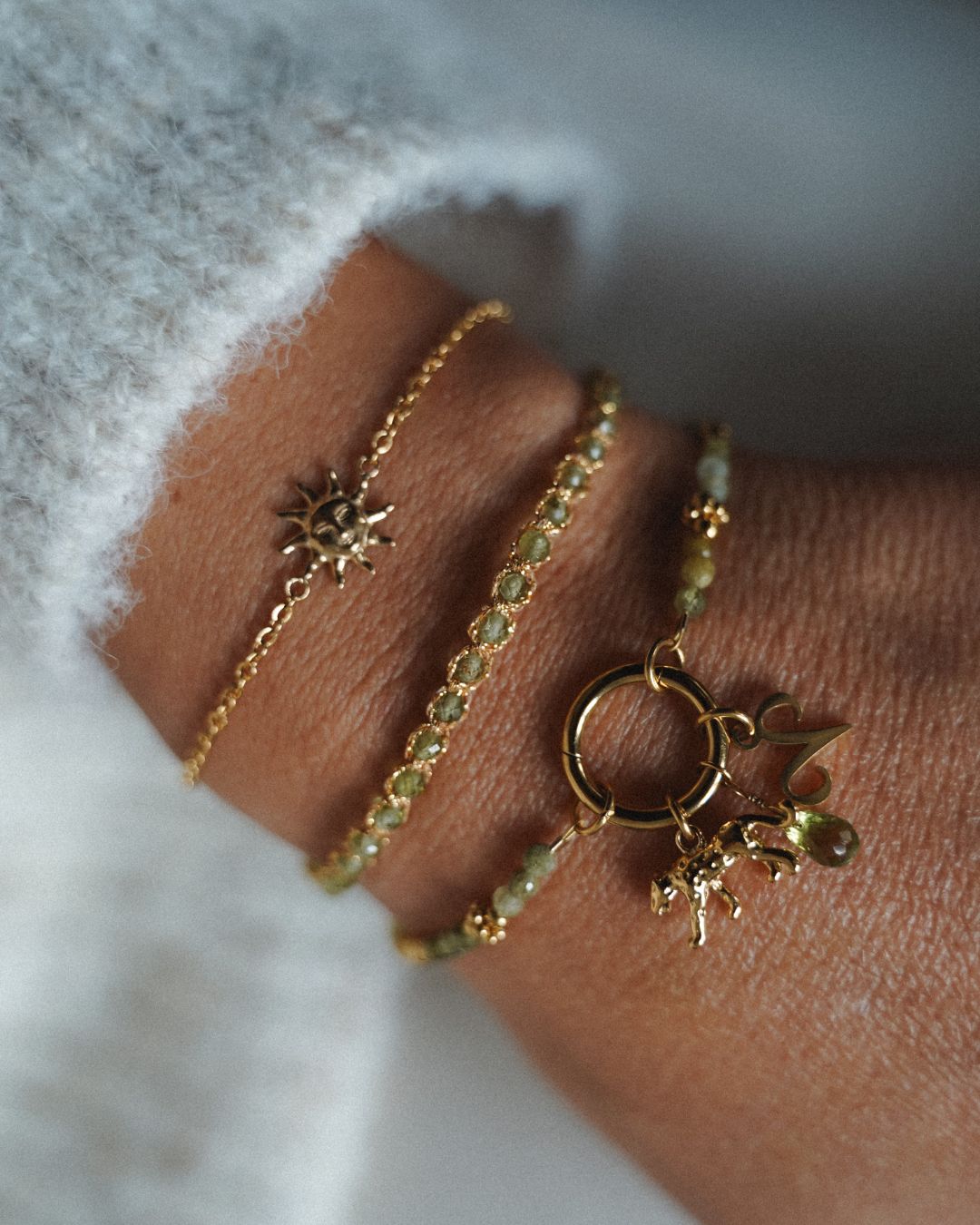 Personalisierbares Charm Edelstein-Armband