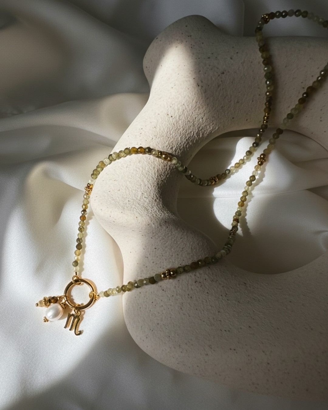 Halskette Charm Green Garnet Bead