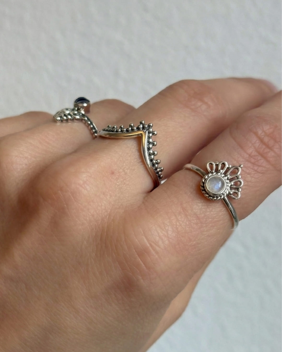 Ring Bunga Moonstone