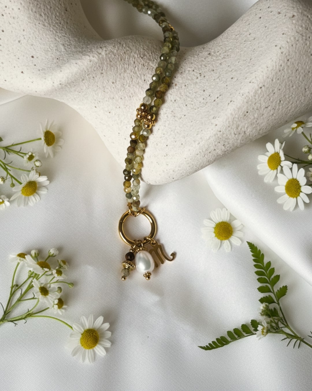 Halskette Charm Green Garnet Bead